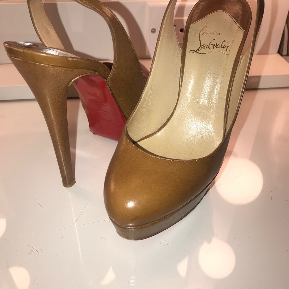Christian louboutin pumps
